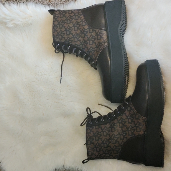 DKNY boots 8m - Picture 1 of 5
